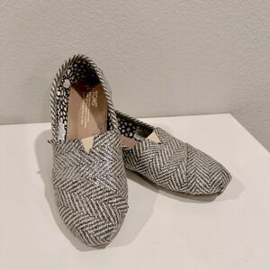Herringbone TOMS - Women’s 7